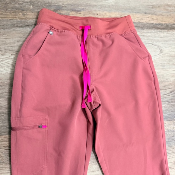 Figs Women's Rose Track Pants and Top Set - Picture 8 of 10